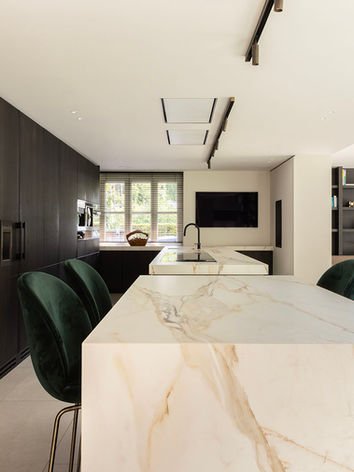 993b02_63c09c163bdd448a903f6ba872c054f8~mv2